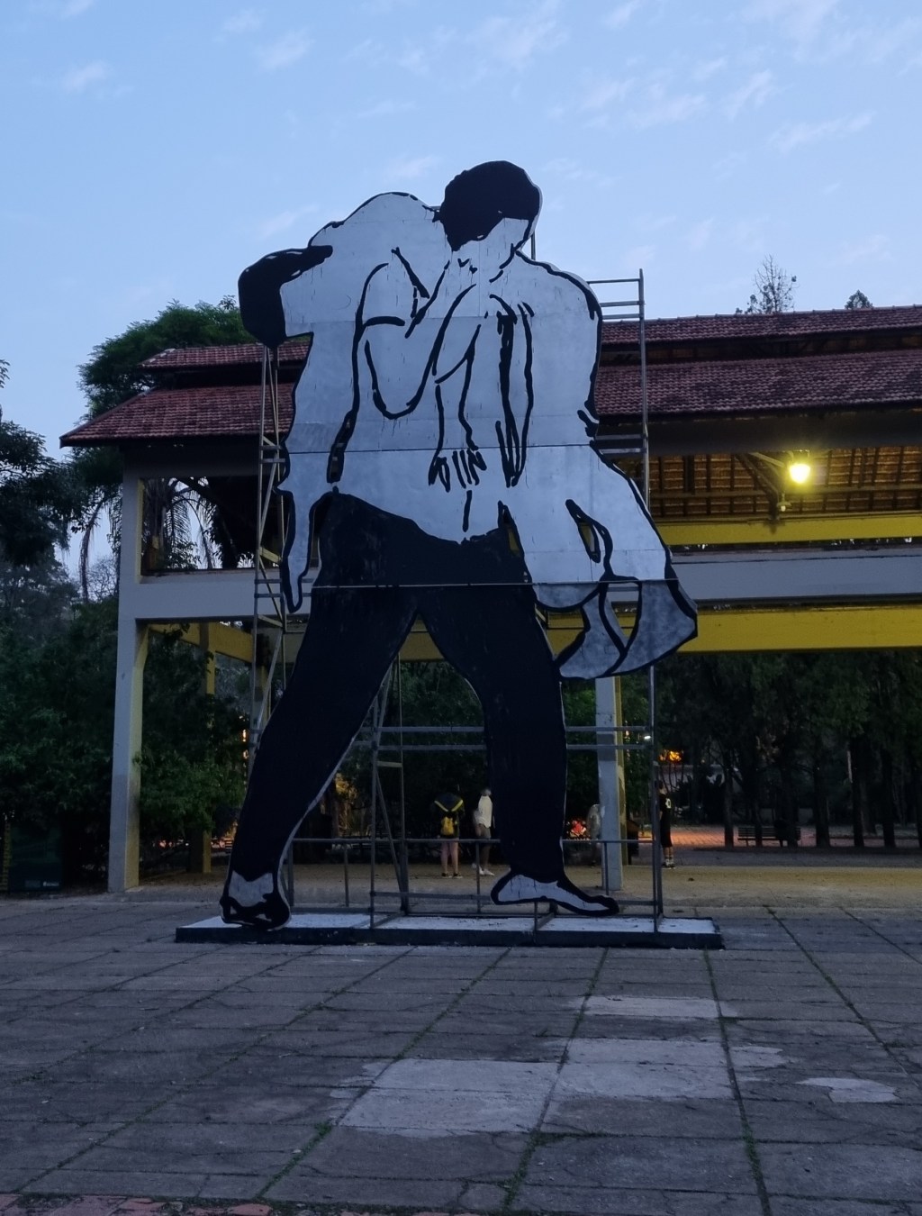 QUANTO VALE UMA&nbsp;EXISTÊNCIA?